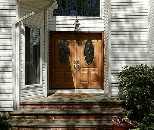 2nd image of 467 Vanderbilt Pkwy