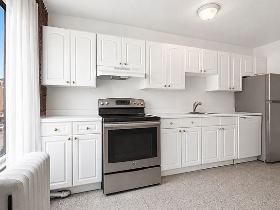 5th image of 387 6th Ave APT 3
