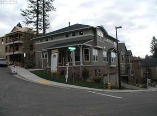 10002 NW Crossing Dr, Portland, OR