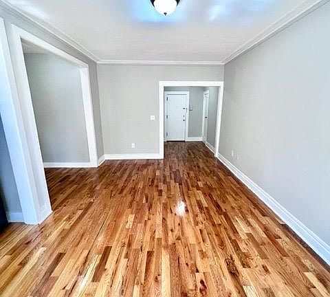 4th image of 115 S Clinton St APT 106