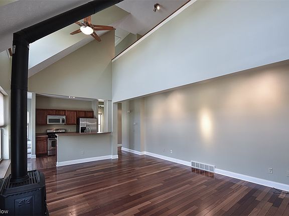4th image of 5805 Bridge Ave
