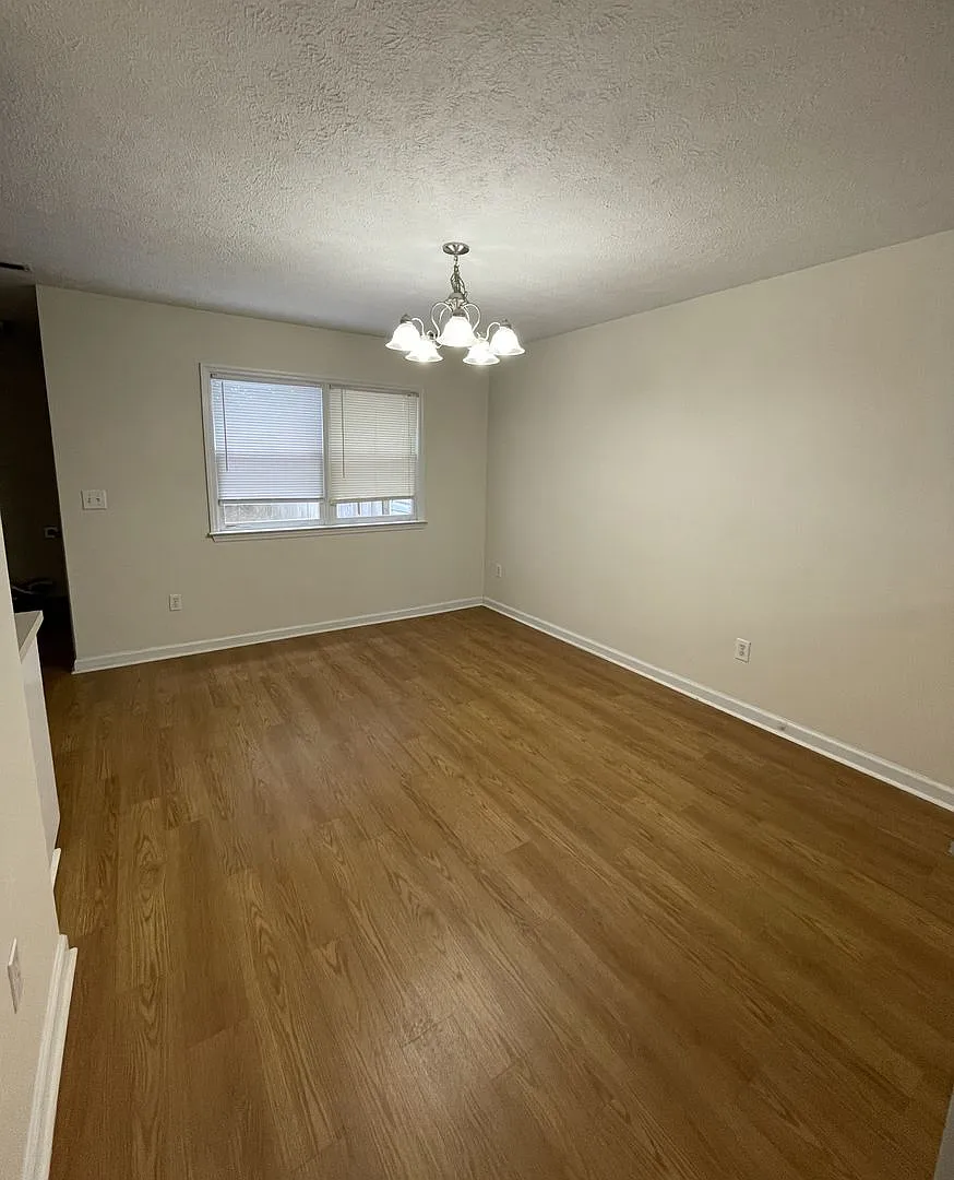 Flexible lease terms — Photo 4