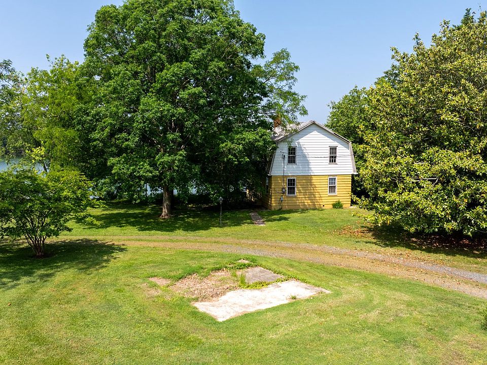2nd image of 5852 Irish Creek Rd