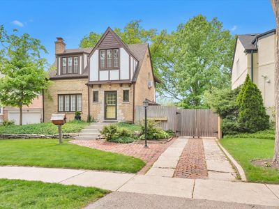 920 Juniper Rd, Glenview, IL, 60025