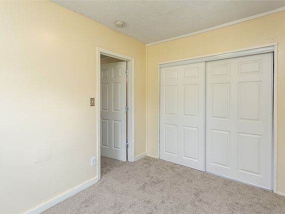 5th image of 2539 Garfield Ave