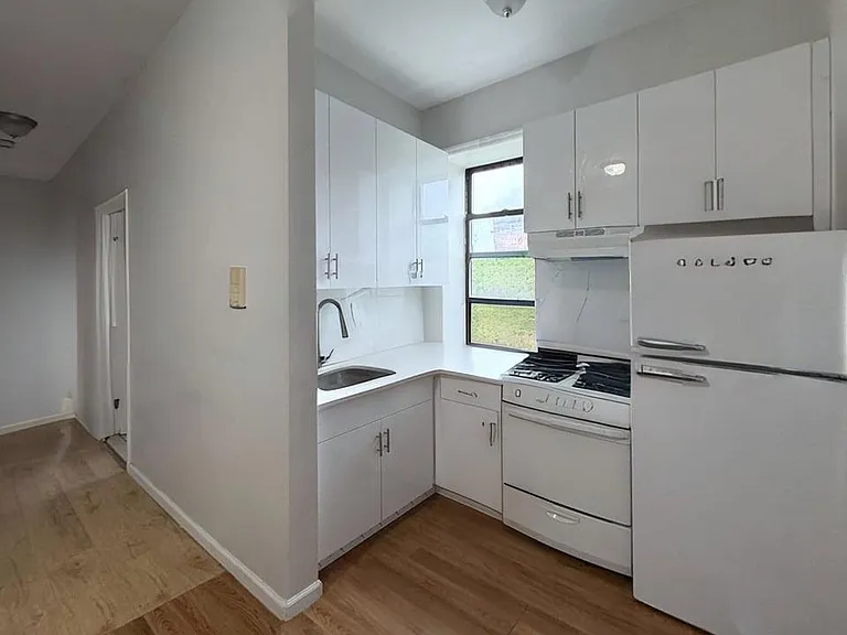 925 Marcy Ave #2 — Photo 1