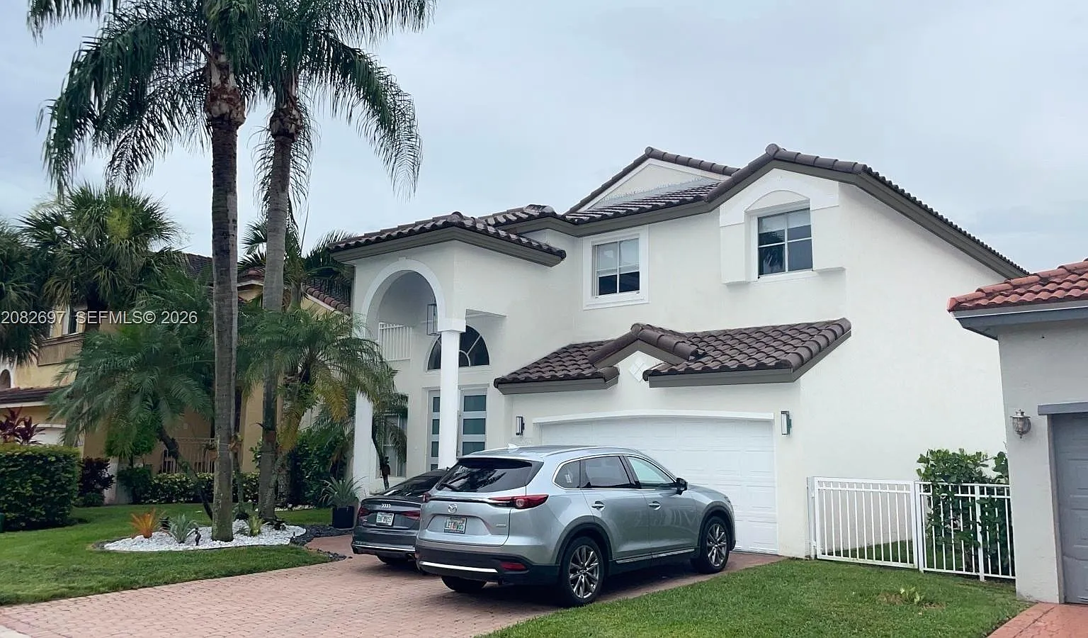 Hollywood Lakes Country C — Photo 1