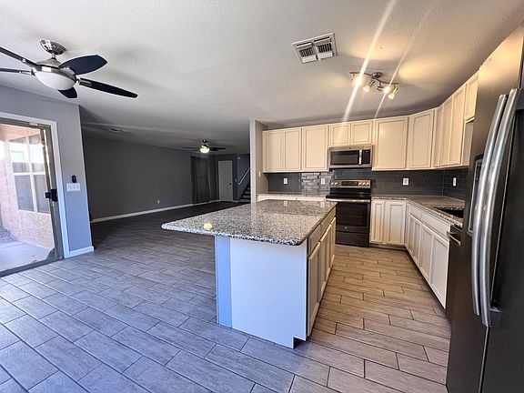 5th image of 1712 W Amberwood Dr
