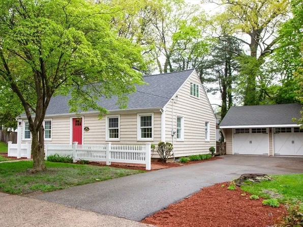 30 Veery Rd, Attleboro, MA 02703