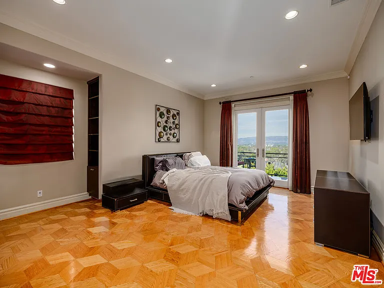 18047 Karen Dr — Photo 29
