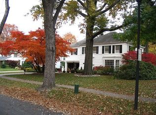 1487 Burlington Rd, Cleveland Heights, OH 44118