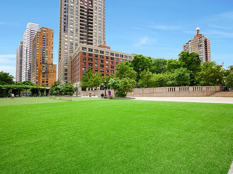 200 Rector Pl #7F — Photo 19
