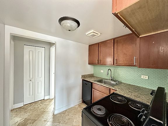 5th image of 7628 N Milwaukee Ave #A3