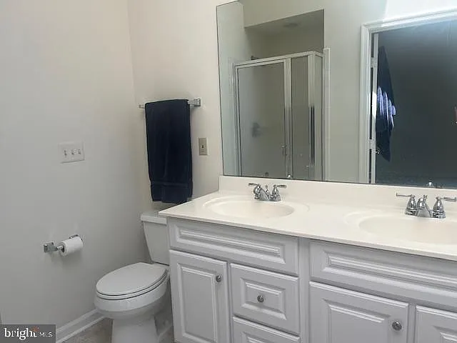 2028 Madrillon Springs Ct — Photo 16