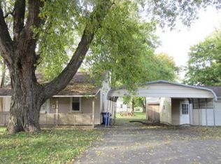 3262 E Wallace Ave, Decatur, IL 62526