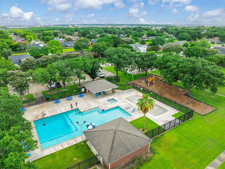 10904 Birch Dr — Photo 37