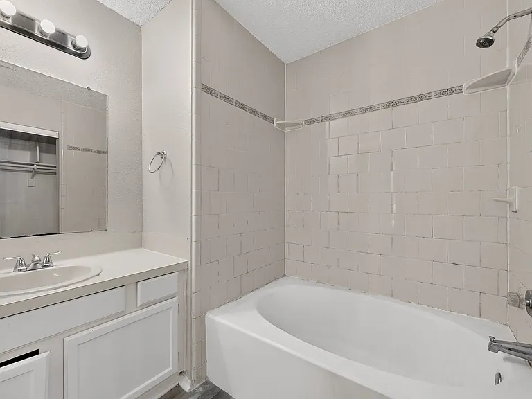 2521 Winter Oak St — Photo 21