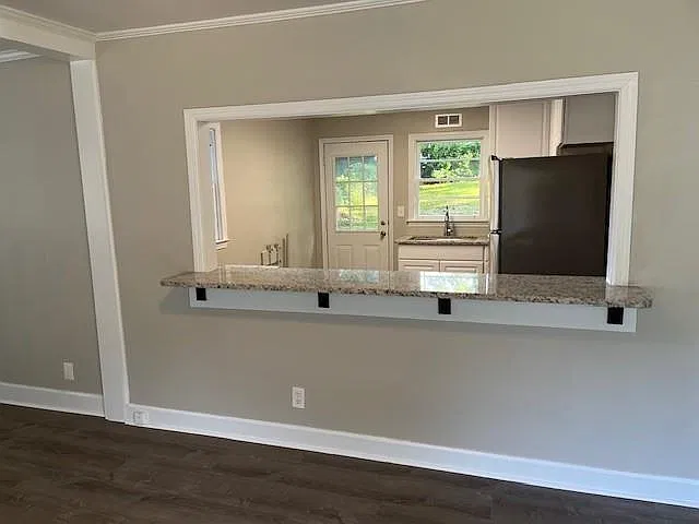 2 bed, 1.0 bath, 864 sqft, $1,600 — Photo 3