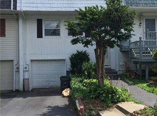 11 Old Anvil Ln, Middletown, NY 10940