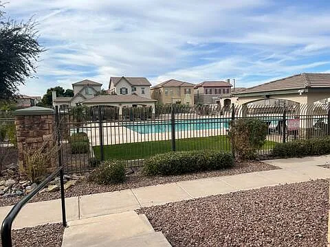 4721 E Redfield Rd — Photo 36