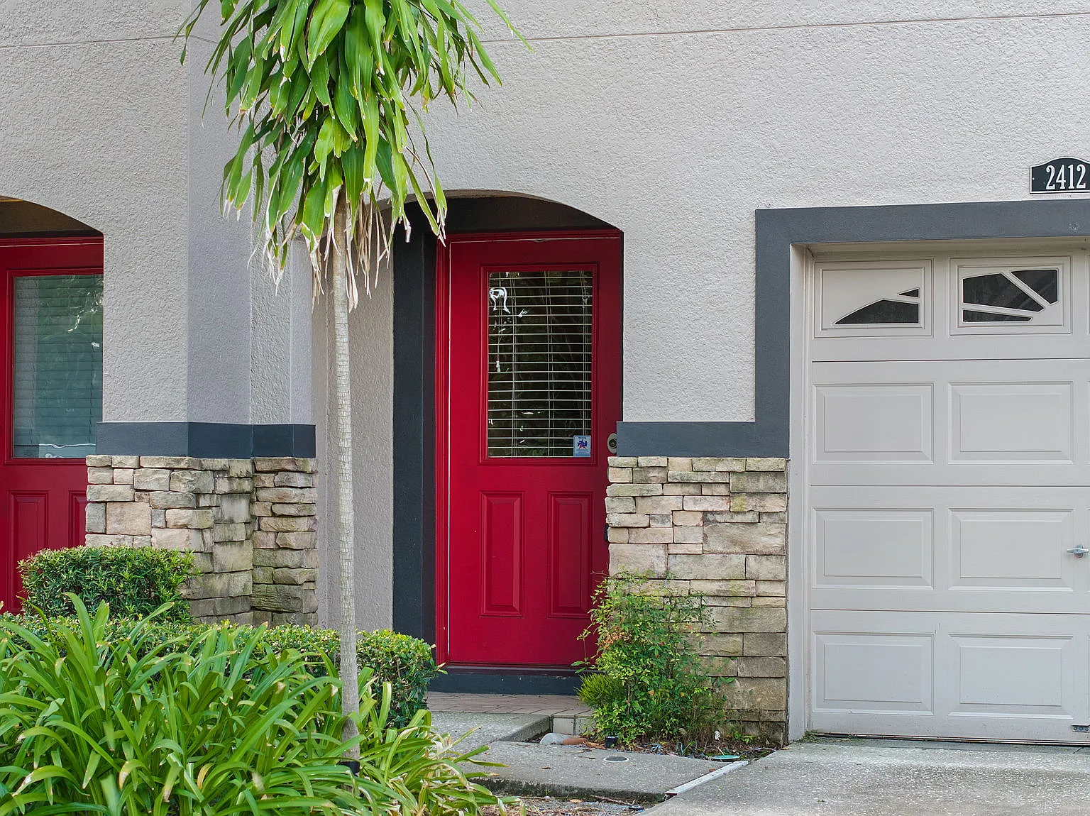 3-Bed, 3.5-Bath End-Unit Townhome In Gated Brandon Community — Photo 3