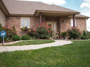 1004 Charles St, Knob Noster, MO 65336