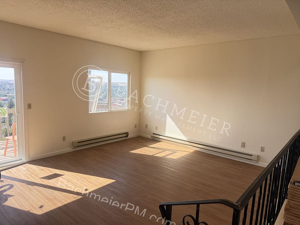 1st image of 707 SE 6th St