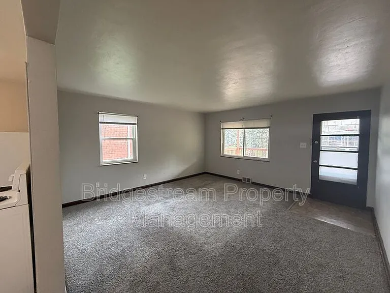 211 N Cherrywood Ave #2 — Photo 1