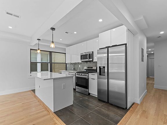 5th image of 30-18 35th St #7