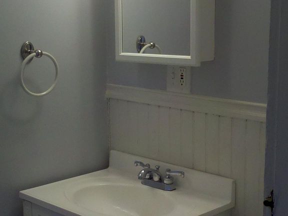 5th image of 100 Kenoza Ave #2