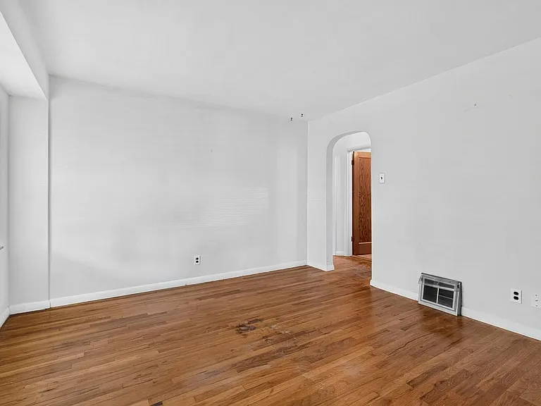 9826 Ravensbrook Dr — Photo 4