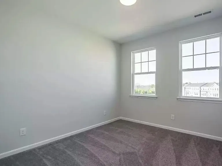 1009 Commack Dr — Photo 13