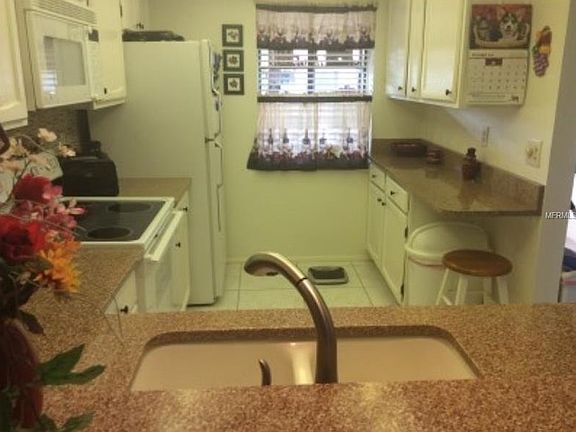 3rd image of 766 Avenida Estancia #200