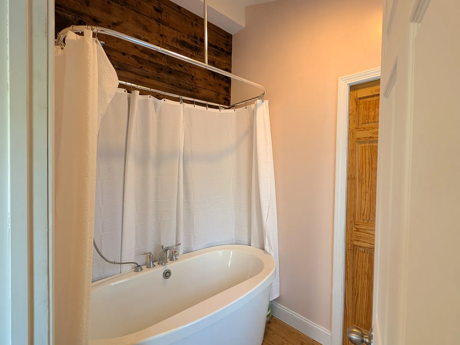 1 bed, 700 sqft, $1,850 — Photo 2
