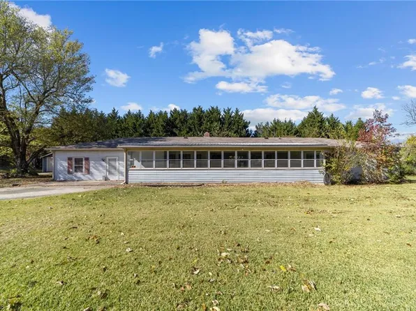 3650 Lakefield Dr, Greensboro, NC 27406