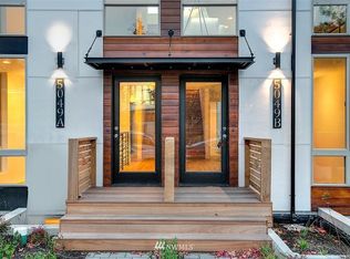 5049 Sand Point Pl NE #B, Seattle, WA 98105