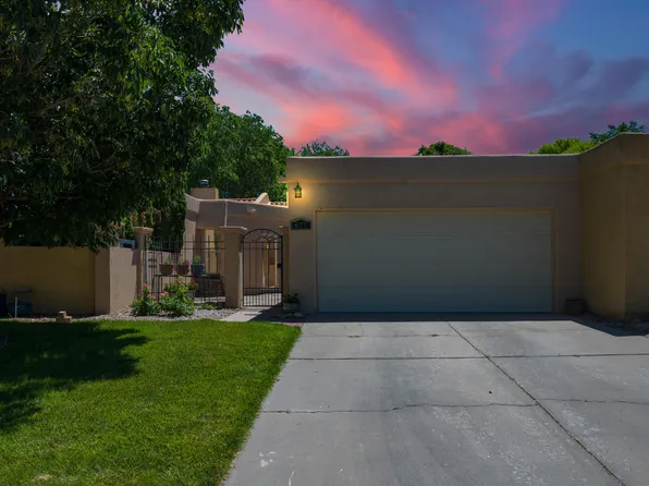 617 Meadow Green Ct SE, Albuquerque, NM 87123