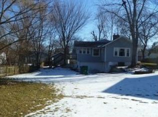 23543 N Cottage Rd, Lake Zurich, IL 60047