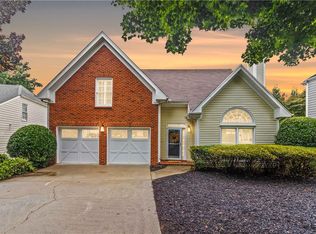 215 Ridge Point Ct, Johns Creek, GA 30022