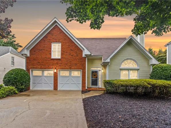 215 Ridge Point Ct, Johns Creek, GA 30022