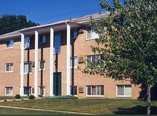 516 Maple St, Grand Ledge, MI 48837