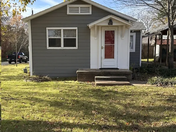 2931 S Barrett Ave, Denison, TX 75020