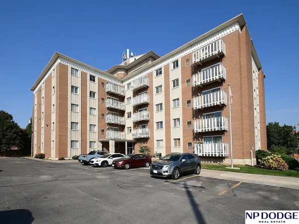 500 S 37th St APT 202, Omaha, NE 68105
