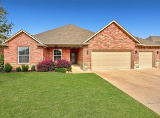 617 Spavinaw Ln, Edmond, OK 73025