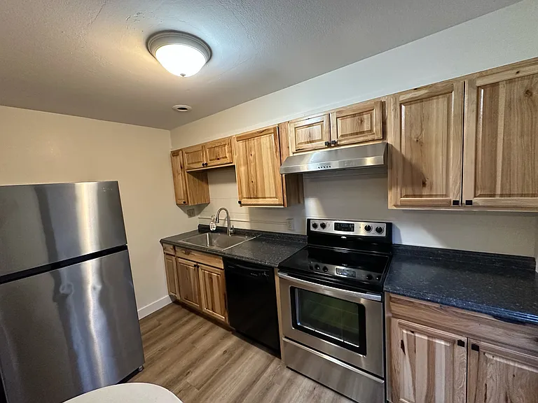120 James St #6 — Photo 5