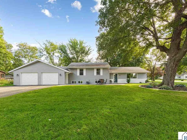 101 Marquette Ave, North Mankato, MN 56003