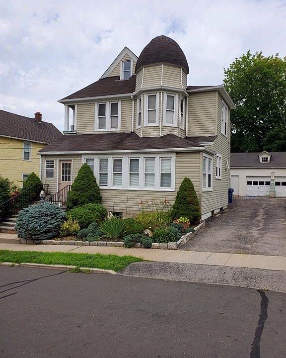 1st image of 18 Edward St