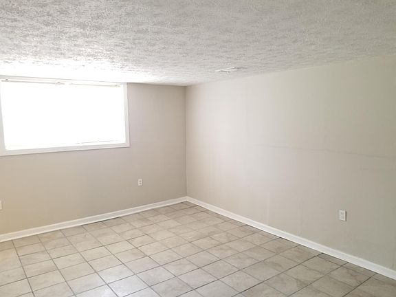 5th image of 688 Brookwood Dr