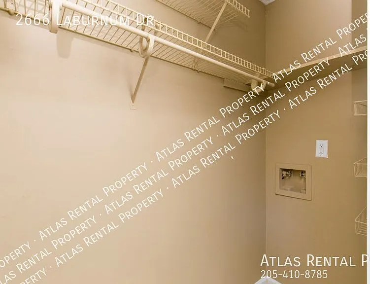 2666 Laburnum Dr — Photo 31