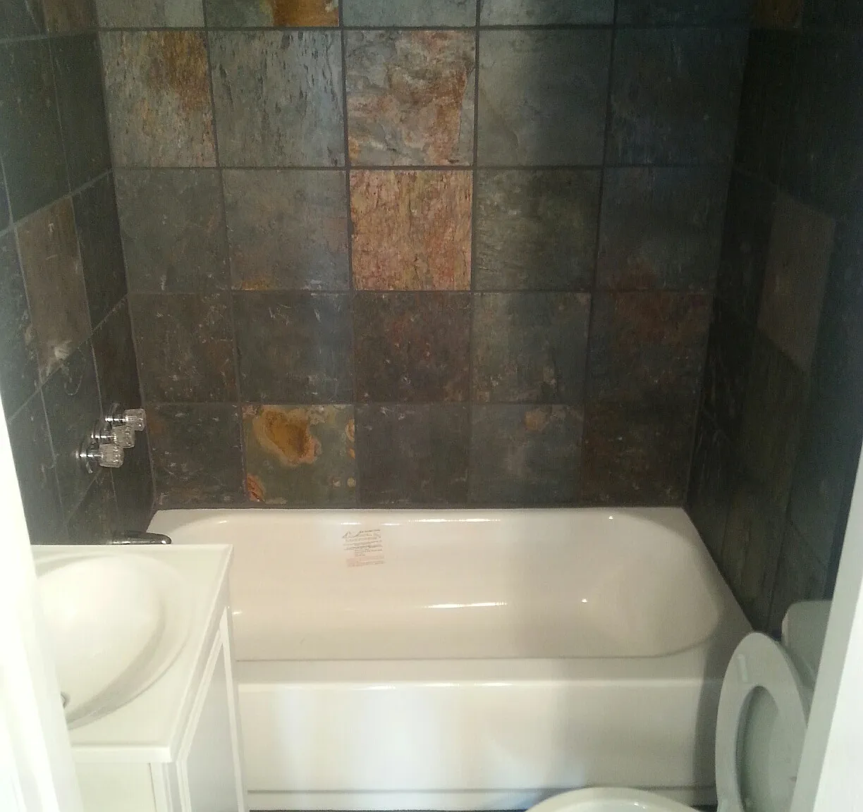 1 bed, 1900 sqft, $700 — Photo 1